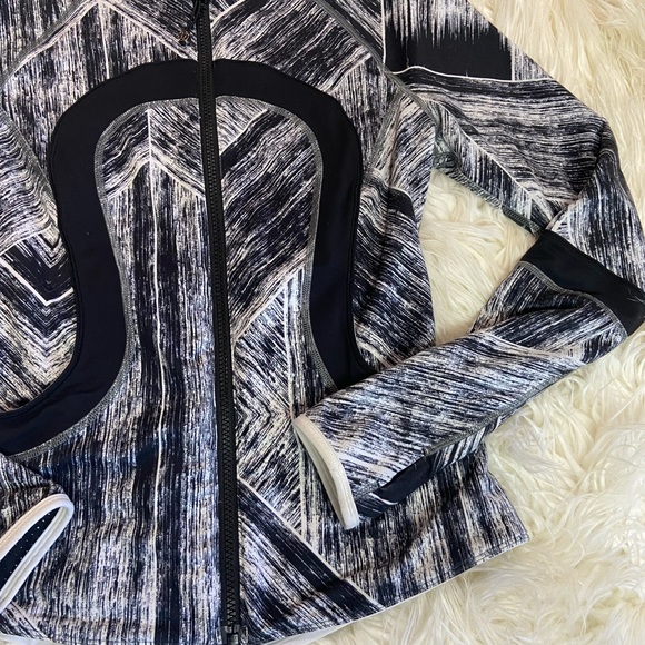 Lululemon Find Your Bliss reversible Jacket Size 6 - Picture 4 of 9